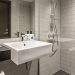 Quality River Station מלון 3*