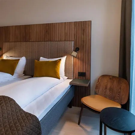 Hotel Quality River Station 3*